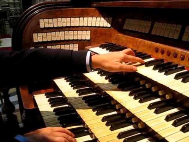 Arona foto organo musicale