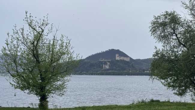 arona lago situazione foto