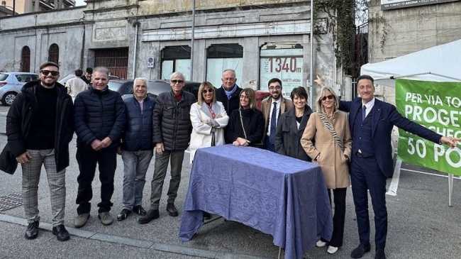 arona parcheggio via torino