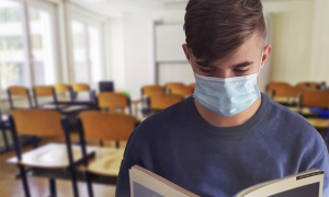 covid libro alunno mascherina images articles vco ossola 2021 novembre thumb medium650 0