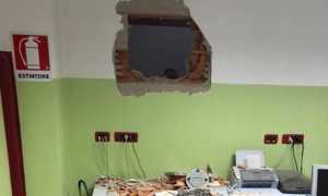 divignano furto scuola