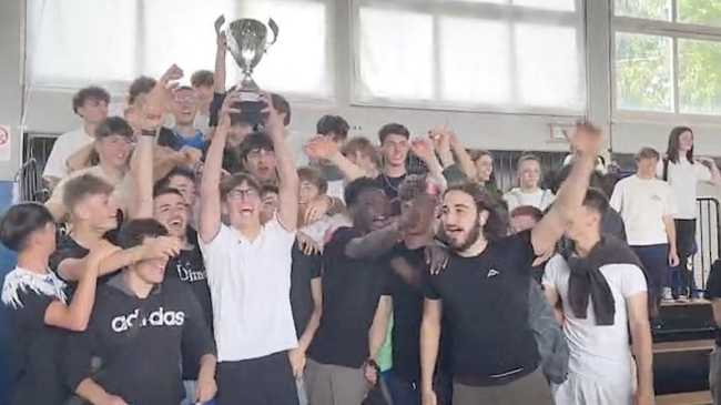 fermi studenteschi 24