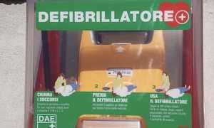 foto defibrillatore 2