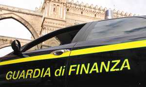 guardia finanza fianco