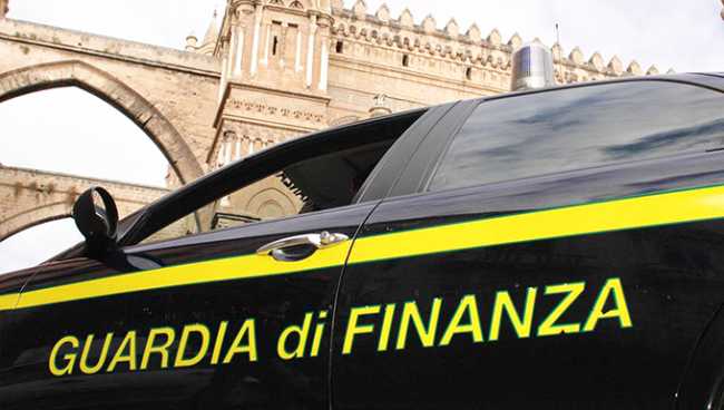 guardia finanza fianco