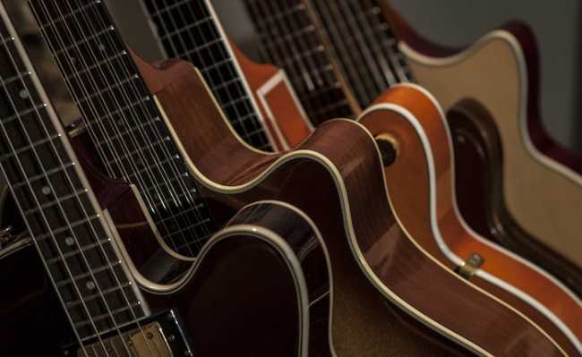 guitar 2183684 1920