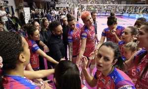 igor gruppo mani maglia rosa