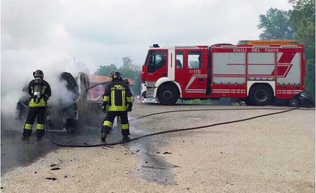 ok incendio furgone oleggio vigili