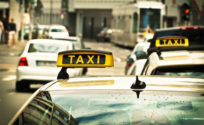 taxi tetto auto