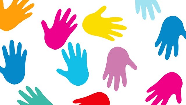 mani colorate