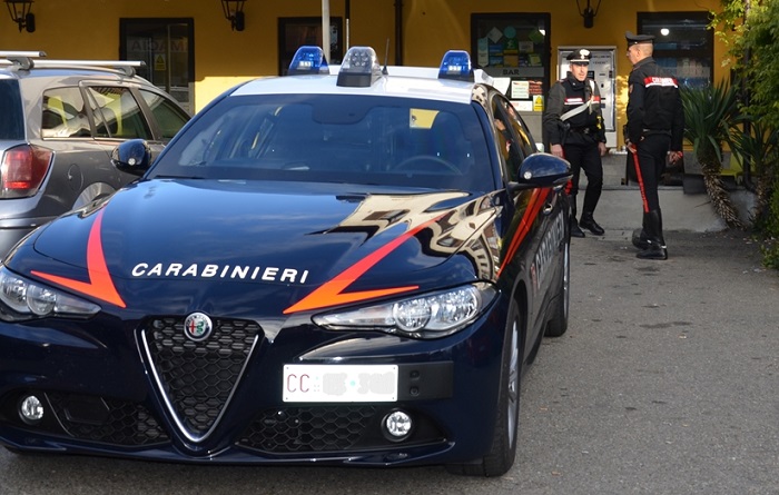 Talmente ubriaco che si era messo a dormire in auto