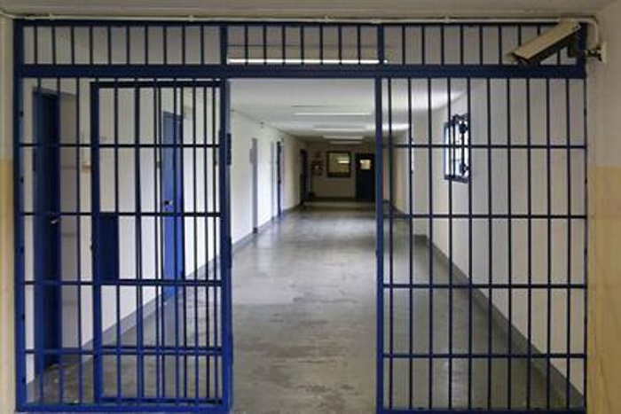Agente della penitenziaria aggredito in carcere a Vercelli