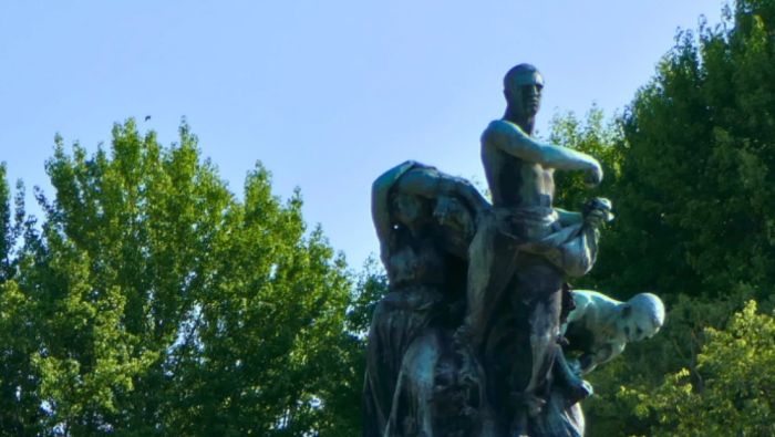 Vercelli sistema la fontana in piazza Roma