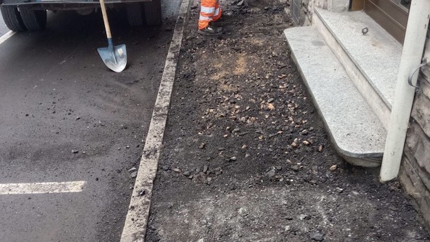 arona marciapiedi via torino