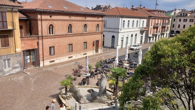 arona piazza san graziano vista da alto
